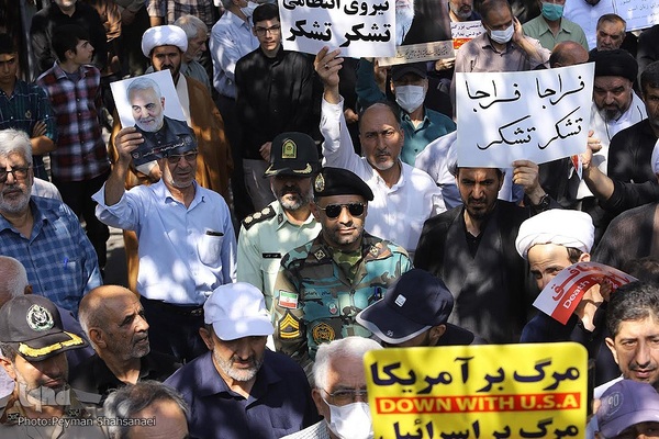 راهپیمایی مردم اصفهان در محکومیت اغتشاشات و توهین به مقدسات