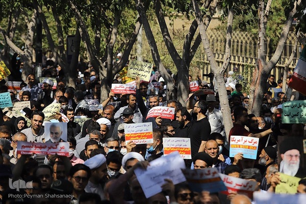 راهپیمایی مردم اصفهان در محکومیت اغتشاشات و توهین به مقدسات