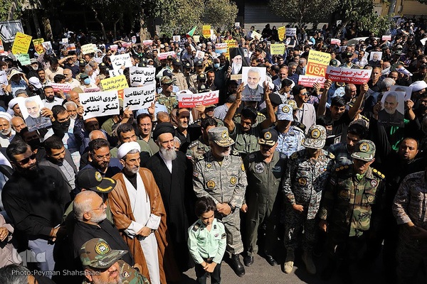 راهپیمایی مردم اصفهان در محکومیت اغتشاشات و توهین به مقدسات