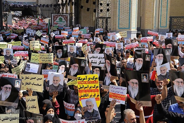 راهپیمایی مردم اصفهان در محکومیت اغتشاشات و توهین به مقدسات