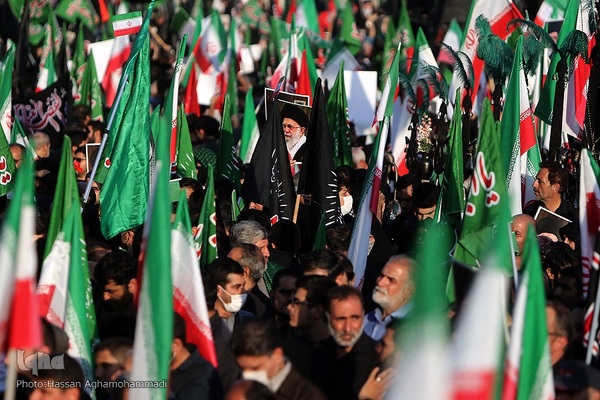 اجتماع بزرگ «امت رسول الله (ص)» مردم شهیدپرور تهران در میدان انقلاب