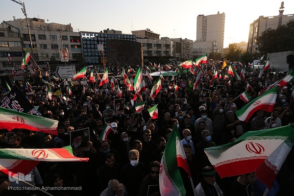 اجتماع بزرگ «امت رسول الله (ص)» مردم شهیدپرور تهران در میدان انقلاب