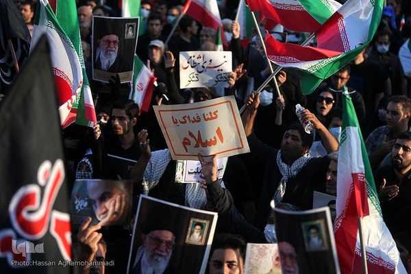 اجتماع بزرگ «امت رسول الله (ص)» مردم شهیدپرور تهران در میدان انقلاب