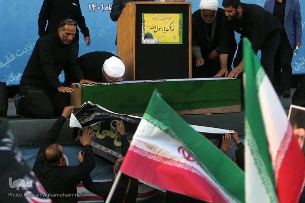 اجتماع بزرگ «امت رسول الله (ص)» مردم شهیدپرور تهران در میدان انقلاب