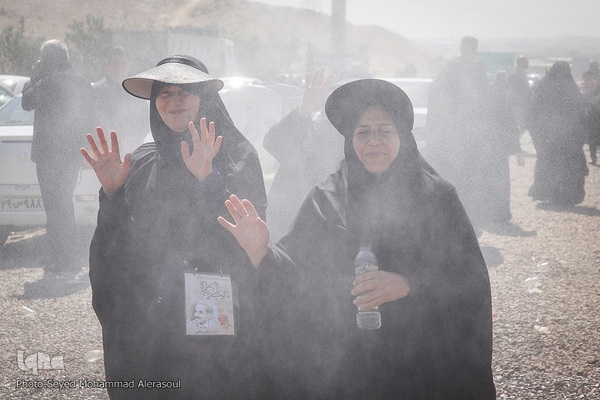 زائران پیاده حرم مطهر امام رضا (ع)