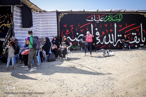 زائران پیاده حرم مطهر امام رضا (ع)