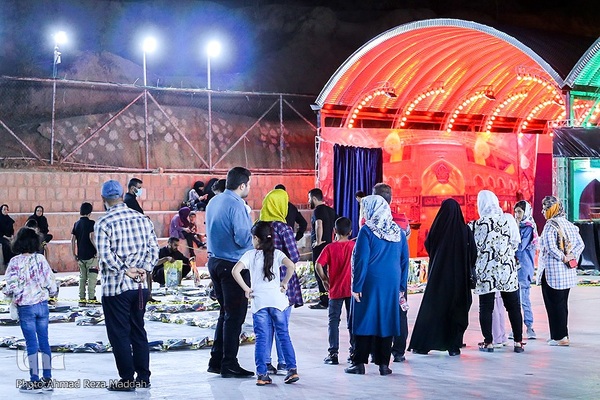 مشق مهربانی۳, اهداء دو هزار بسته نوشت‌افزار به دانش‌آموزان محروم