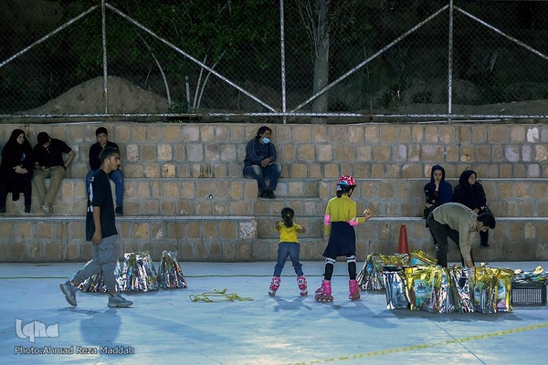 مشق مهربانی۳, اهداء دو هزار بسته نوشت‌افزار به دانش‌آموزان محروم