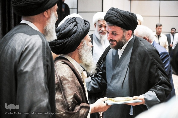 تکریم و معارفه مدیر حوزه‌های علمیه خوزستان