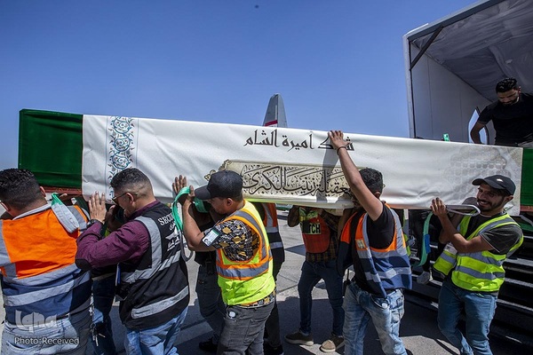 پرواز هواپيمای حامل ضریح جدید حرم مطهر حضرت زينب(س) به سوی سوريه