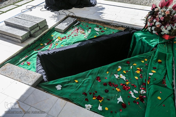 تشیع و تدفین شهید گمنام هشت سال دفاع مقدس