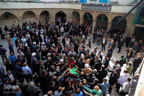 سیدرضا موید در حرم مطهر رضوی آرام گرفت