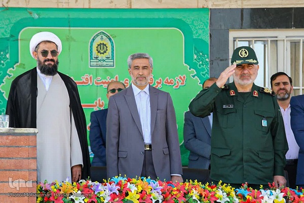 مراسم صبحگاه مشترک نیروهای نظامی و انتظامی استان همدان