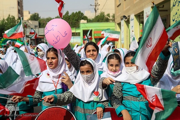 آیین نواختن زنگ جشن عاطفه‌ها در اهواز