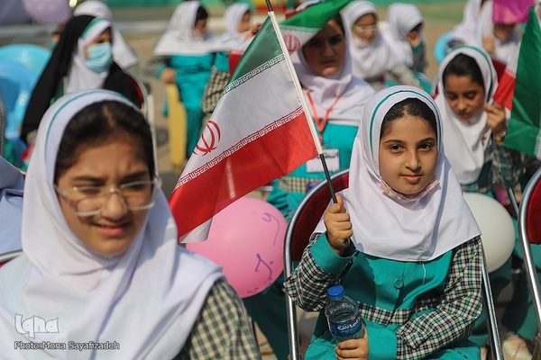 آیین نواختن زنگ جشن عاطفه‌ها در اهواز