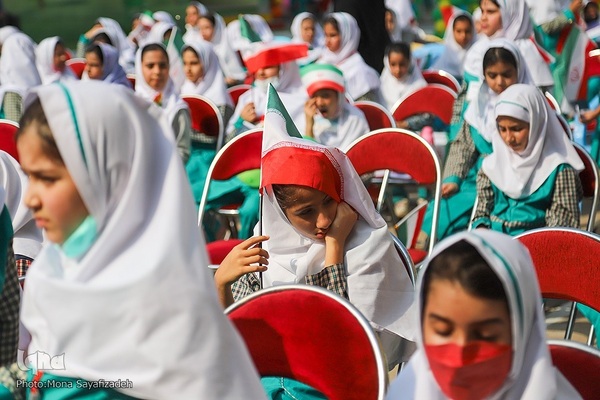 آیین نواختن زنگ جشن عاطفه‌ها در اهواز