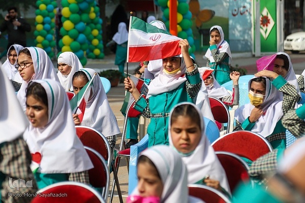 آیین نواختن زنگ جشن عاطفه‌ها در اهواز