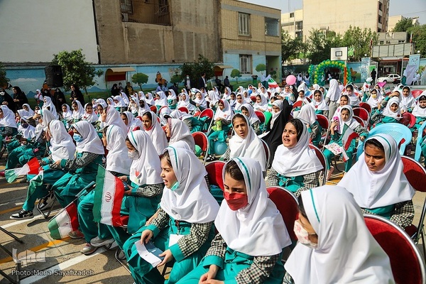 آیین نواختن زنگ جشن عاطفه‌ها در اهواز