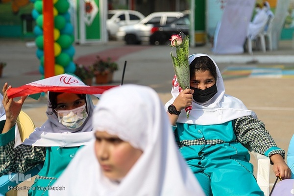 آیین نواختن زنگ جشن عاطفه‌ها در اهواز