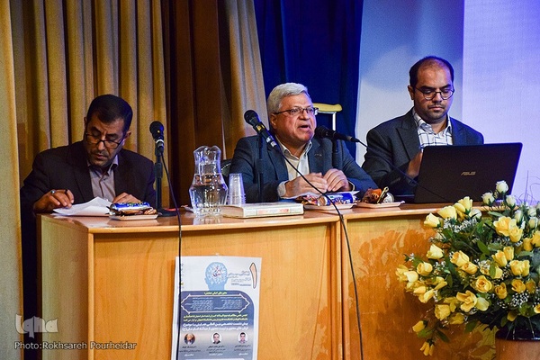 نشست ارزش‌ها و تربیت معنوی از دیدگاه امام علی (ع)