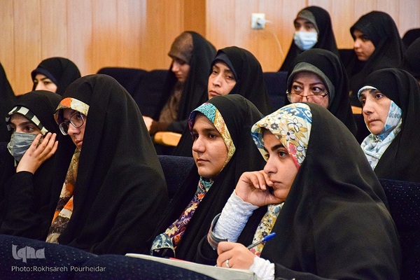 نشست ارزش‌ها و تربیت معنوی از دیدگاه امام علی (ع)