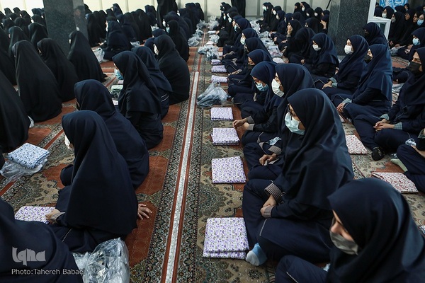 برگزاری نماز جماعت باشکوه دانش آموزی