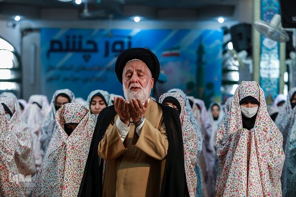 برگزاری نماز جماعت باشکوه دانش آموزی