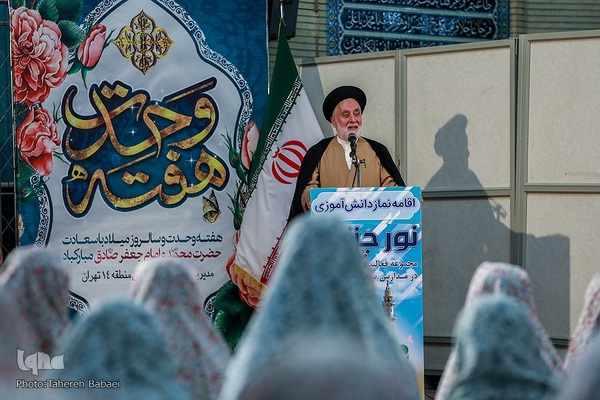 برگزاری نماز جماعت باشکوه دانش آموزی