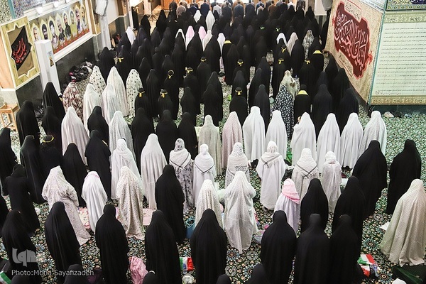 اقامه نماز وحدت دانش‌آموزی در یادمان شهید علی هاشمی