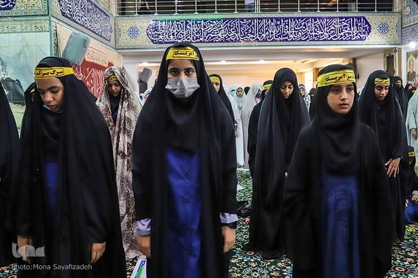 اقامه نماز وحدت دانش‌آموزی در یادمان شهید علی هاشمی