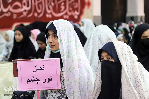 اقامه نماز وحدت دانش‌آموزی در یادمان شهید علی هاشمی