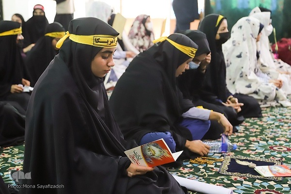 اقامه نماز وحدت دانش‌آموزی در یادمان شهید علی هاشمی