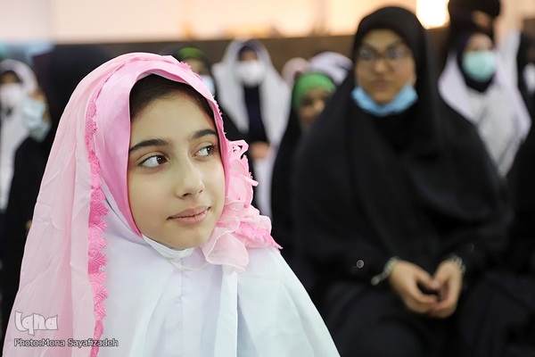 اقامه نماز وحدت دانش‌آموزی در یادمان شهید علی هاشمی