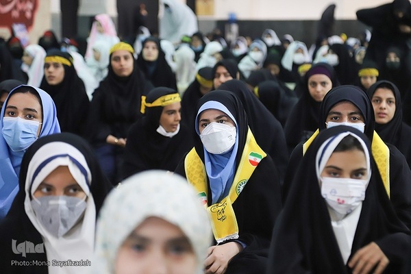 اقامه نماز وحدت دانش‌آموزی در یادمان شهید علی هاشمی