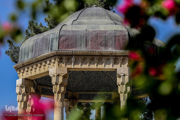 ۲۰ مهرماه روز بزرگداشت حافظ شیرازی