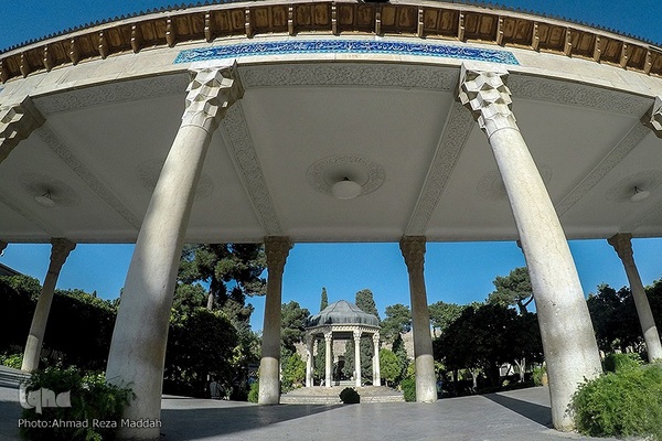 ۲۰ مهرماه روز بزرگداشت حافظ شیرازی