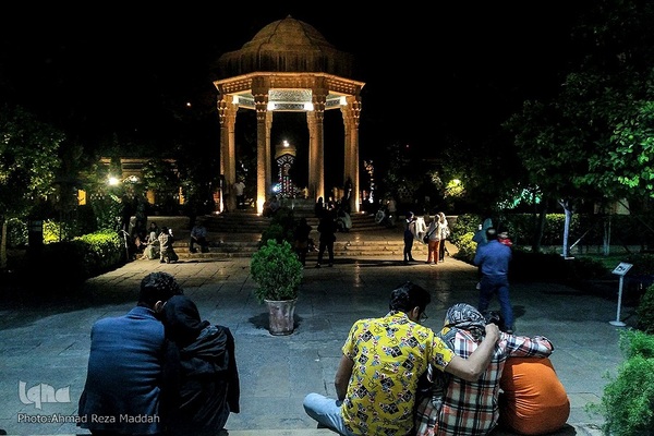 ۲۰ مهرماه روز بزرگداشت حافظ شیرازی