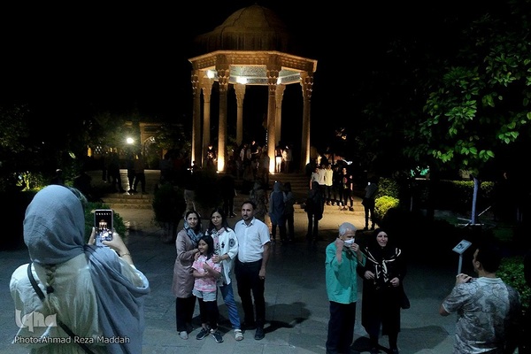 ۲۰ مهرماه روز بزرگداشت حافظ شیرازی