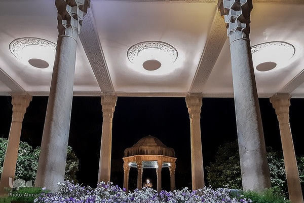 ۲۰ مهرماه روز بزرگداشت حافظ شیرازی