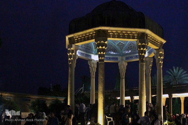 ۲۰ مهرماه روز بزرگداشت حافظ شیرازی