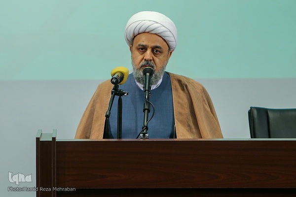 ادای احترام مهمانان کنفرانس وحدت به امام راحل