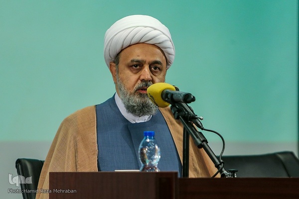 ادای احترام مهمانان کنفرانس وحدت به امام راحل