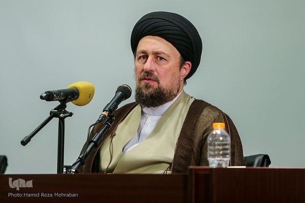 ادای احترام مهمانان کنفرانس وحدت به امام راحل