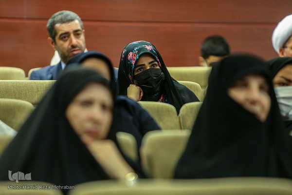 ادای احترام مهمانان کنفرانس وحدت به امام راحل