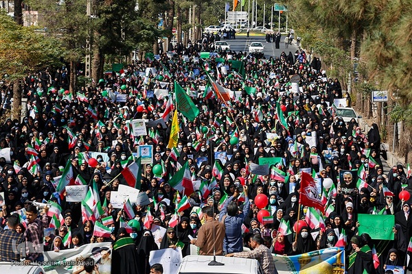 اجتماع بانوان با عنوان «زن، عزت، هویت ایرانی» در بیرجند