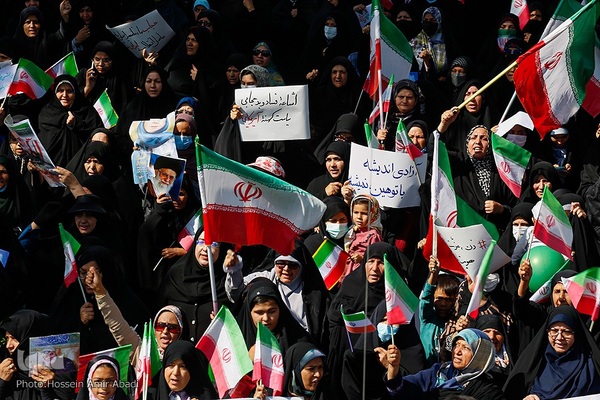 اجتماع بانوان با عنوان «زن، عزت، هویت ایرانی» در بیرجند