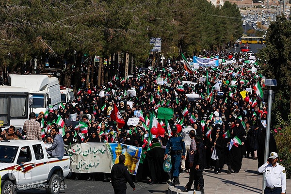 اجتماع بانوان با عنوان «زن، عزت، هویت ایرانی» در بیرجند