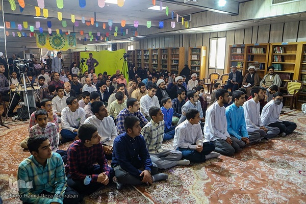 چهارمین آیین عمامه‌گذاری شماری از طلاب و همچنین جشن حفظ کل قرآن کریم گروهی دیگر از طلاب مدرسه علمیه دارالسلام