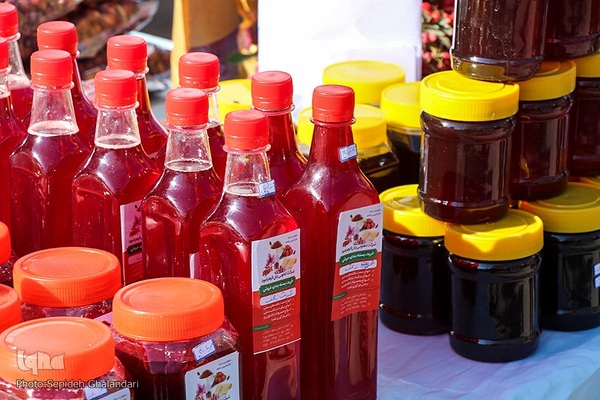 جشنواره ملی زرشک در خراسان جنوبی