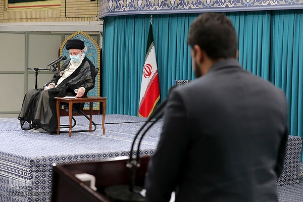 دیدار نخبگان و استعدادهای برتر تحصیلی با رهبری